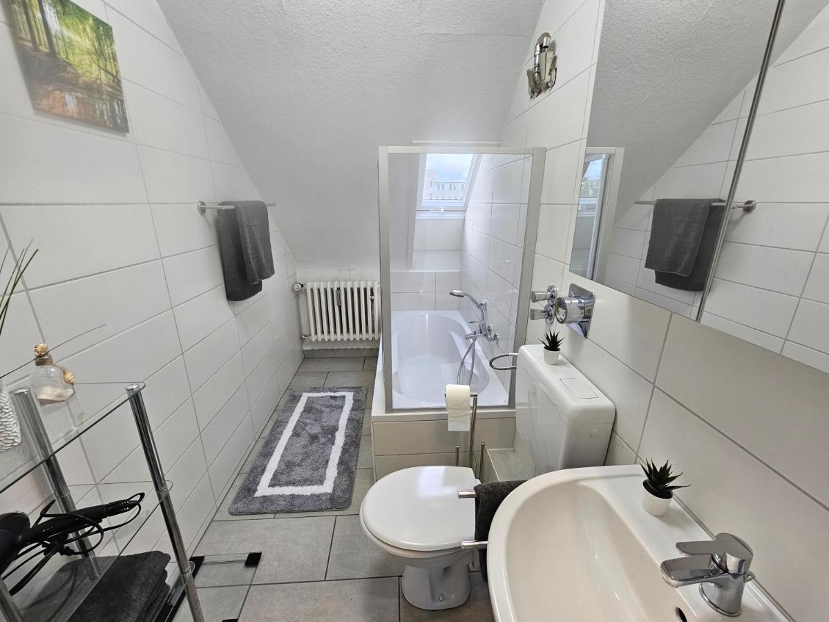 Exklusives Und Helles Dachgeschoss-Apartment No 3 Im Zentrum Von Kassel, Schnelles 1Gbit Internet, Geschirrspueler, Boxspringbetten Kültér fotó